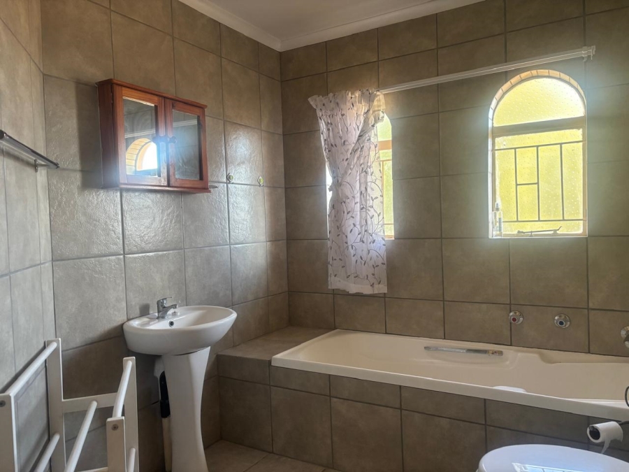 2 Bedroom Property for Sale in Heuwelsig Free State